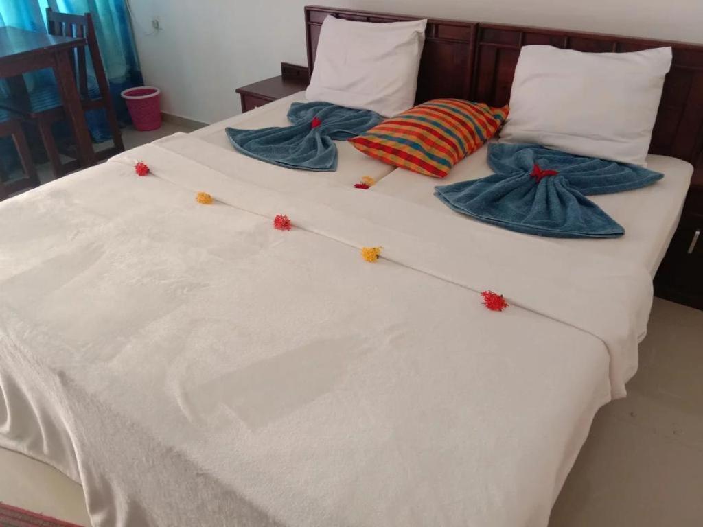 Serenity Lake Resort Yala Tissamaharama Extérieur photo