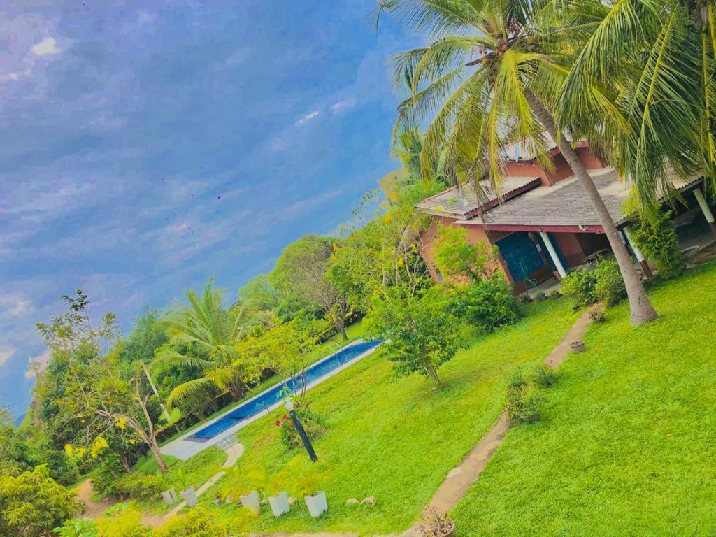 Serenity Lake Resort Yala Tissamaharama Extérieur photo