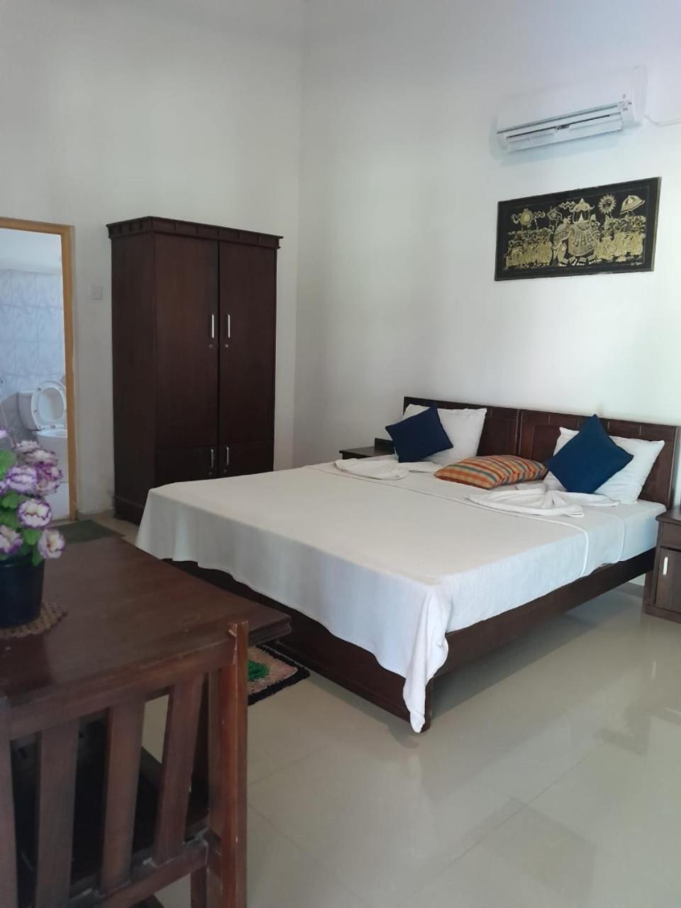 Serenity Lake Resort Yala Tissamaharama Extérieur photo