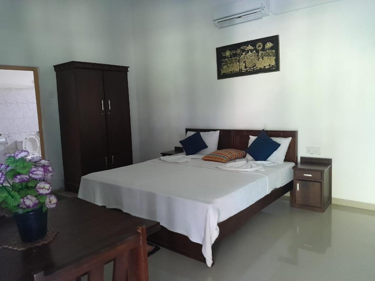 Serenity Lake Resort Yala Tissamaharama Extérieur photo