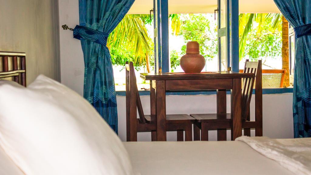 Serenity Lake Resort Yala Tissamaharama Extérieur photo